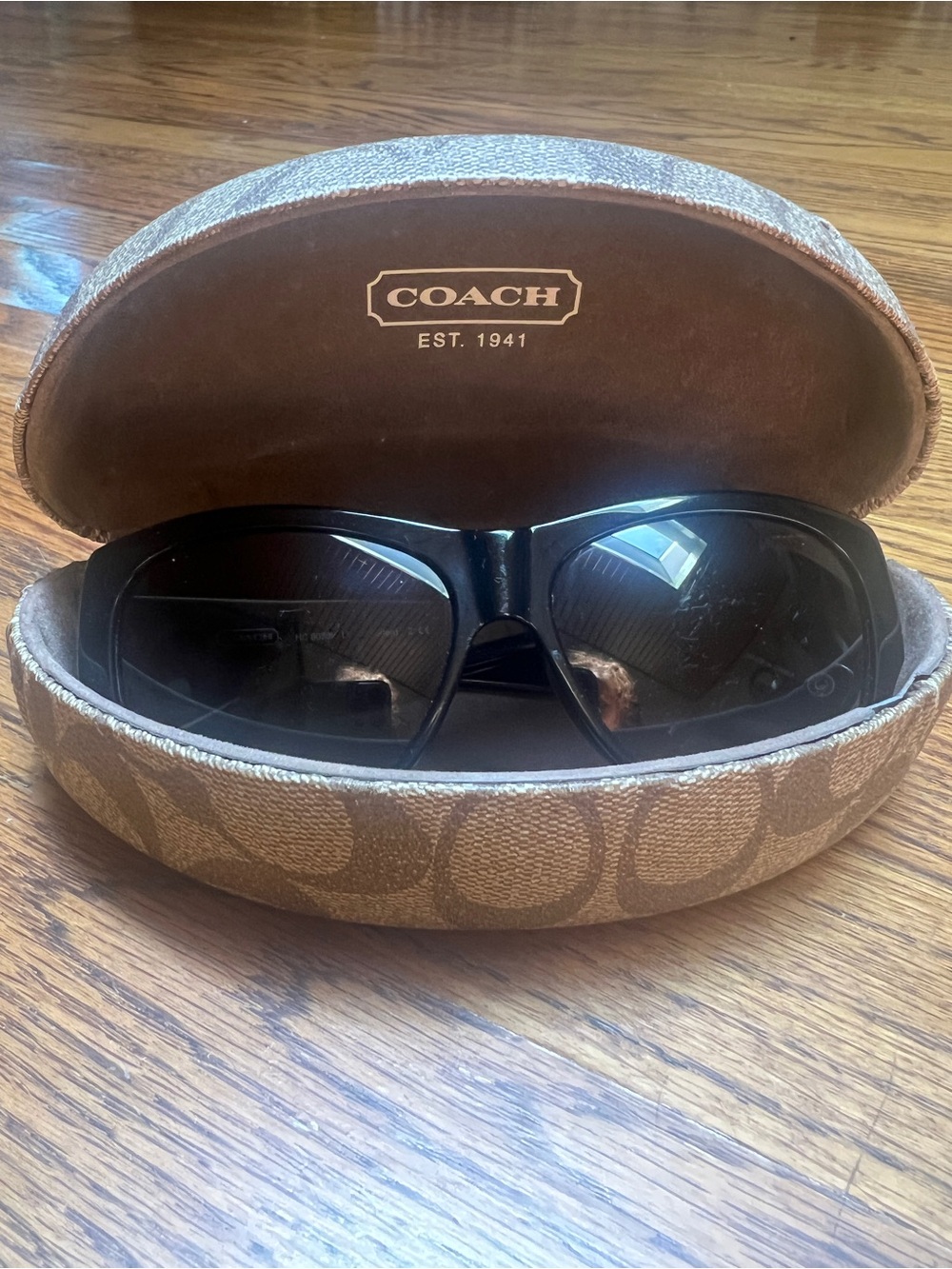 Coach Black Cat Eye Sunglasses with Brown Case - Picture 7 of 9